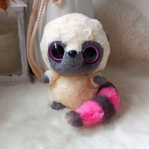 Yoohoo friends small - &,
